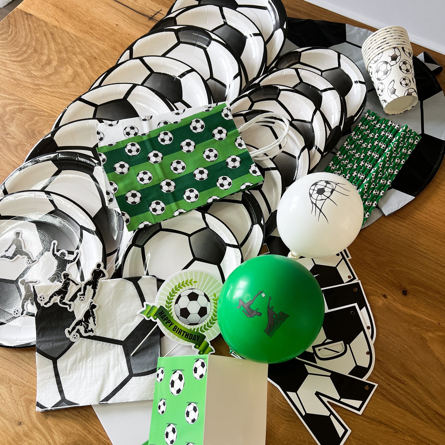 little Birthday® Fußball Geburtstags-Mottobox